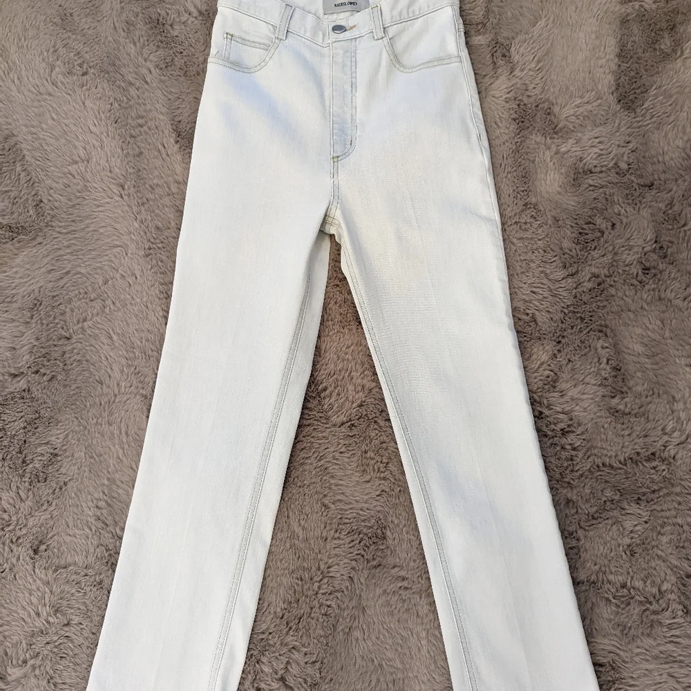 Jeans - Picture 2 of 3